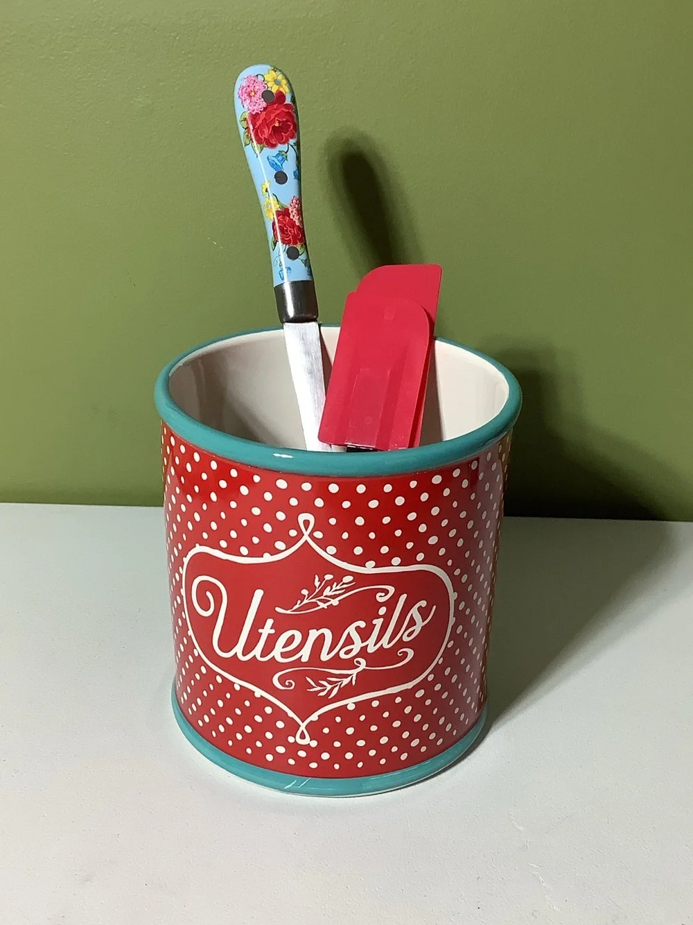 The Pioneer Woman Utensils polka dot cannister with 3 utensils